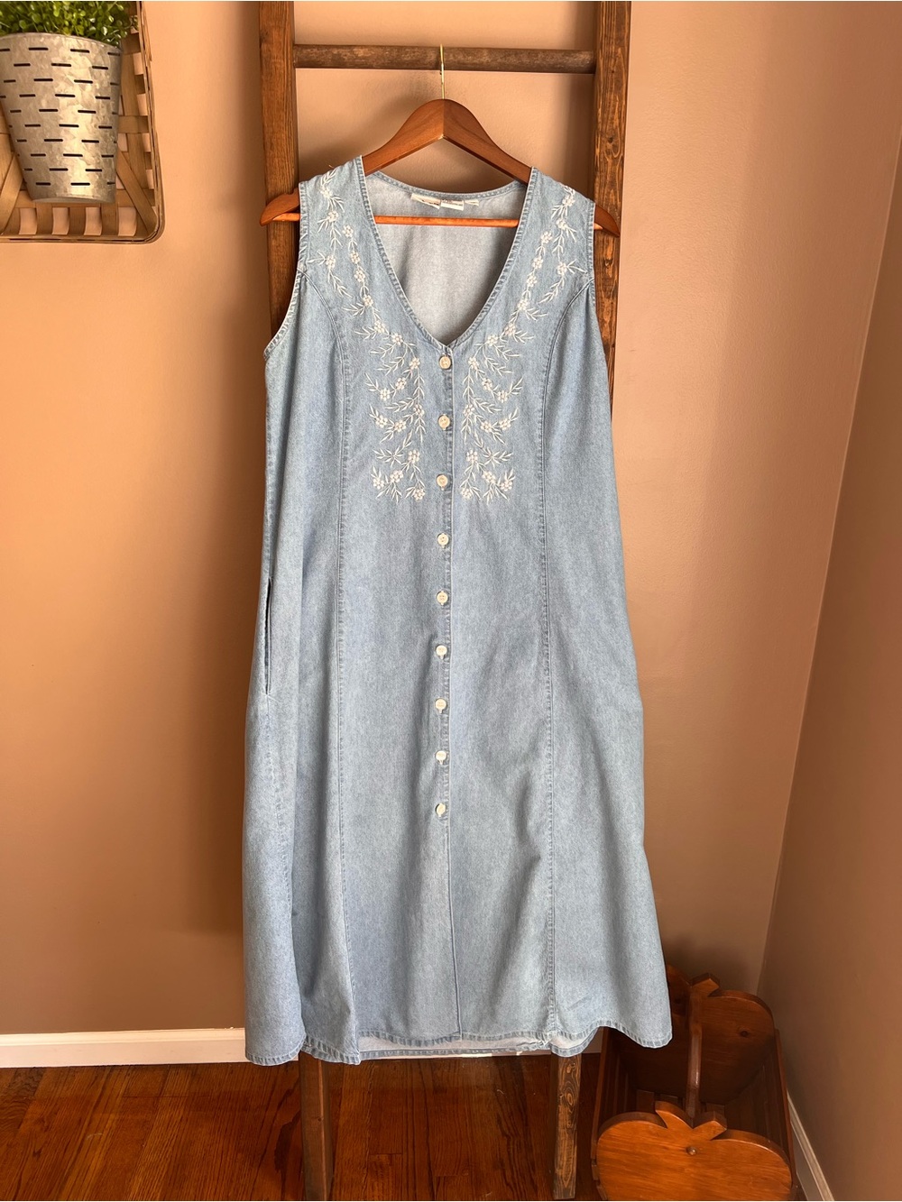 90s Sleeveless Tie Back Denim Button-Front Dress with Floral Embroidery